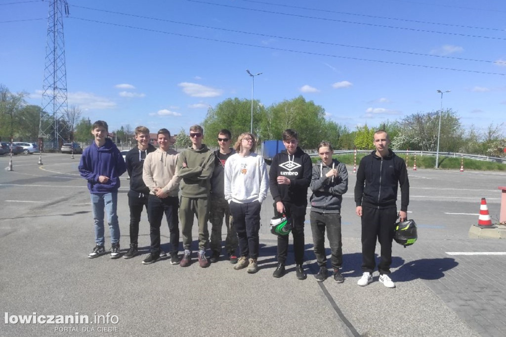 Awans uczniów z ZST w Łowiczu w Turnieju Motoryzacyjnym