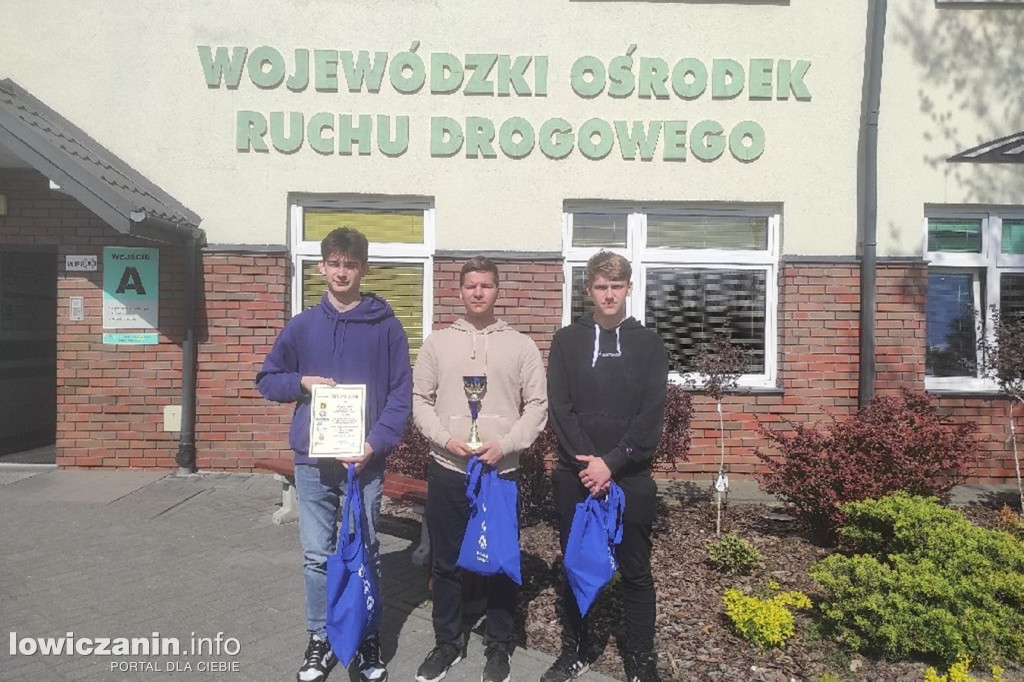 Awans uczniów z ZST w Łowiczu w Turnieju Motoryzacyjnym