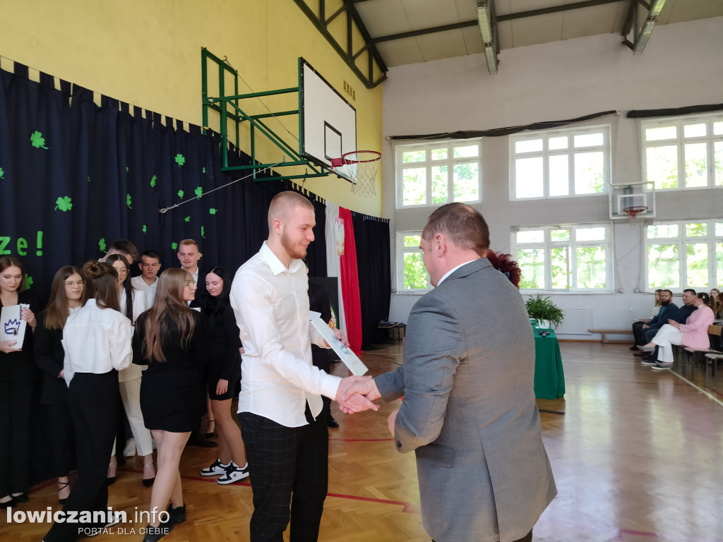 Zakończenie roku maturzystów z Ekonomika