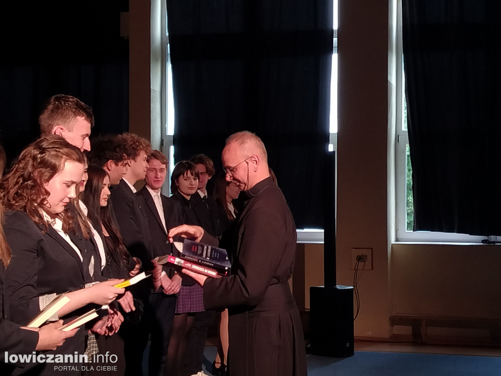 Pożegnanie maturzystów w Pijarskim LO w Łowiczu