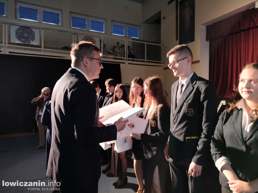 Pożegnanie maturzystów w Pijarskim LO w Łowiczu