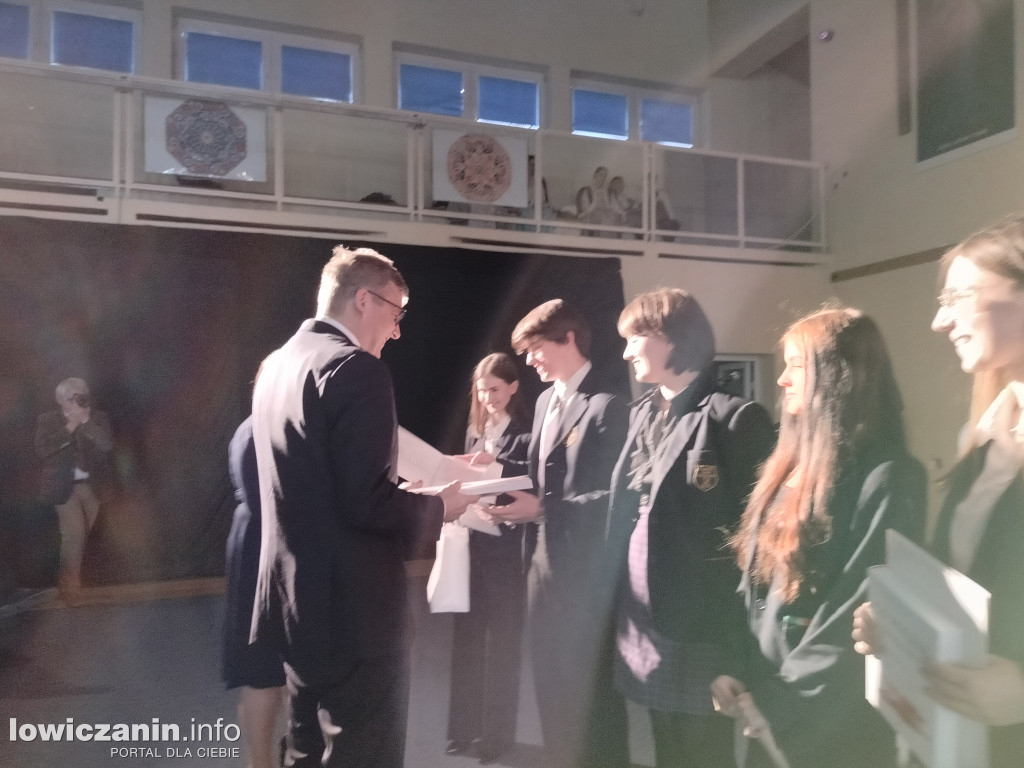 Pożegnanie maturzystów w Pijarskim LO w Łowiczu