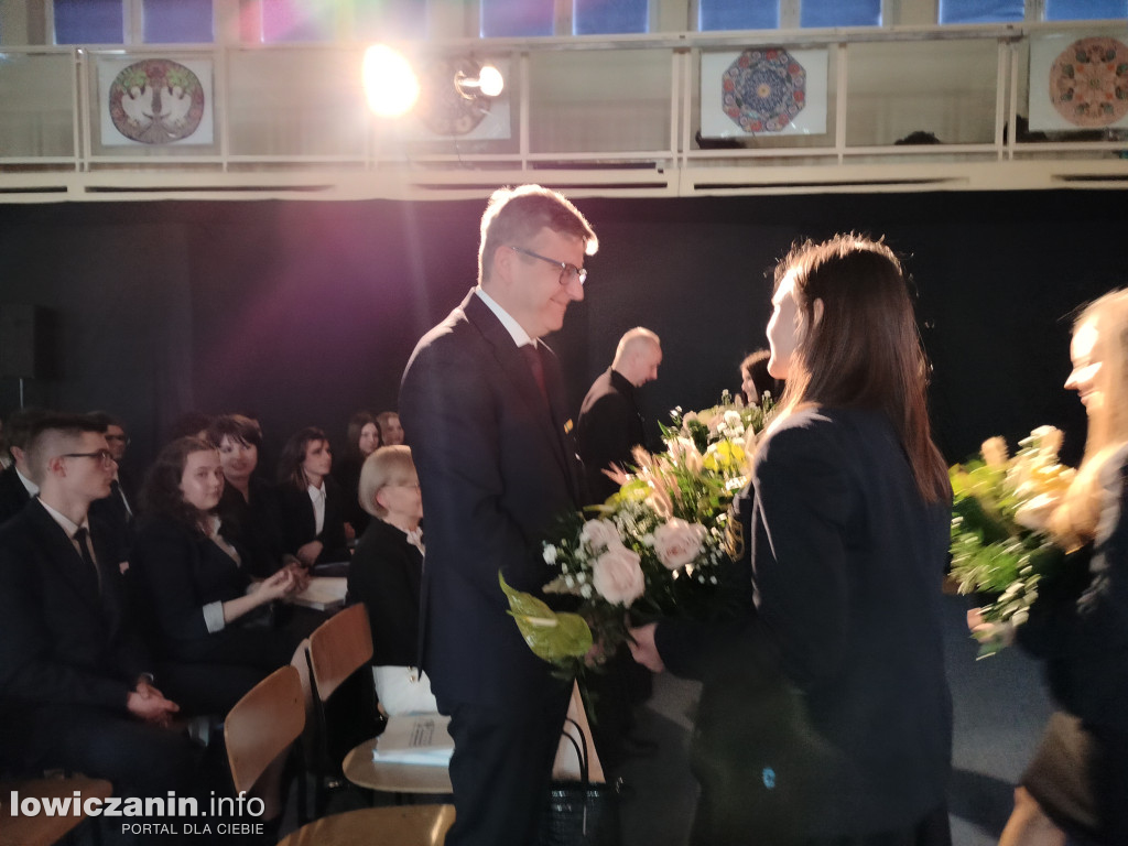 Pożegnanie maturzystów w Pijarskim LO w Łowiczu