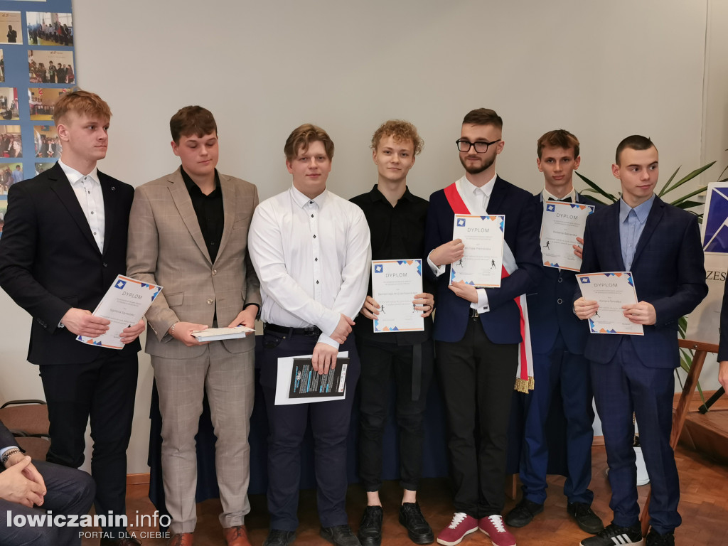 Pożegnanie uczniów z ZS nr 1 w Głownie