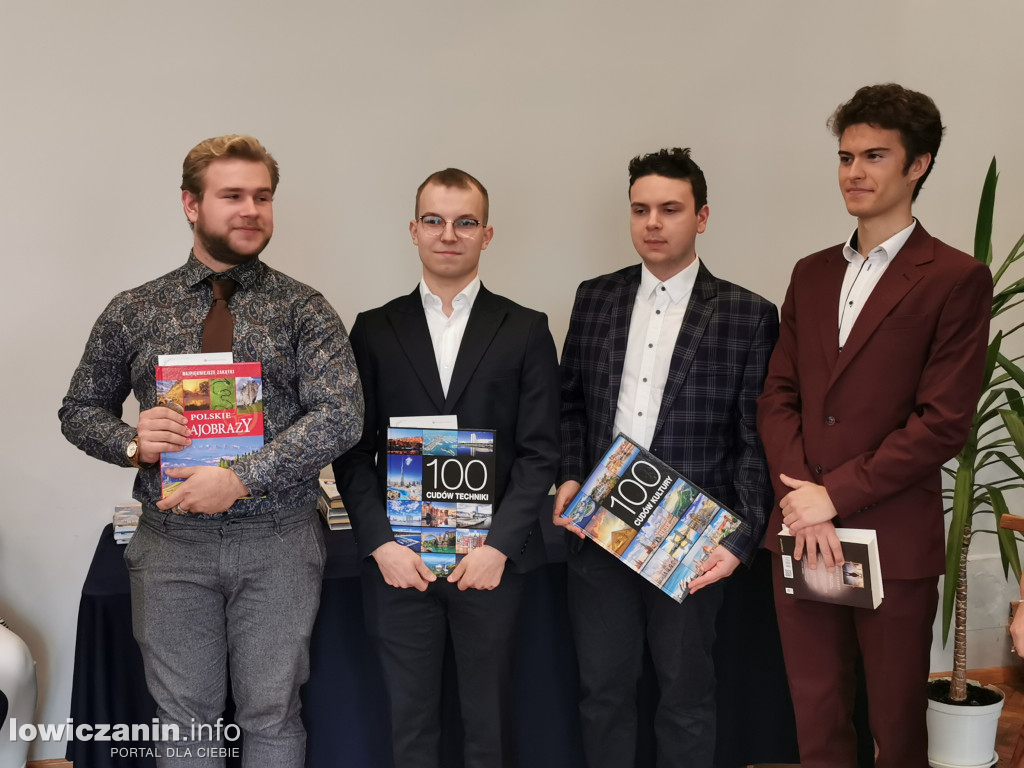 Pożegnanie uczniów z ZS nr 1 w Głownie