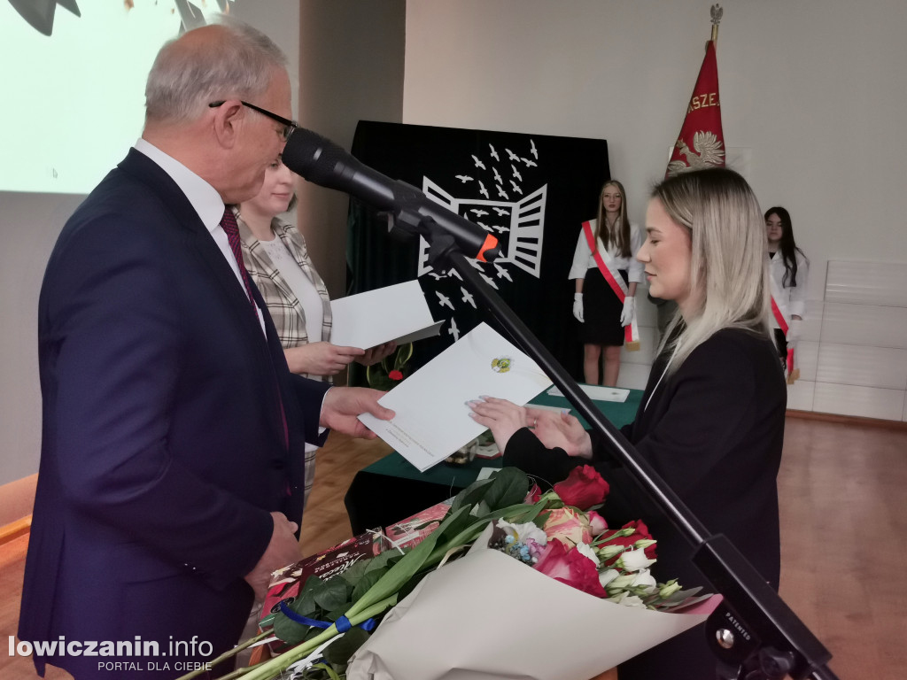 Zduńska Dąbrowa pożegnała maturzystów
