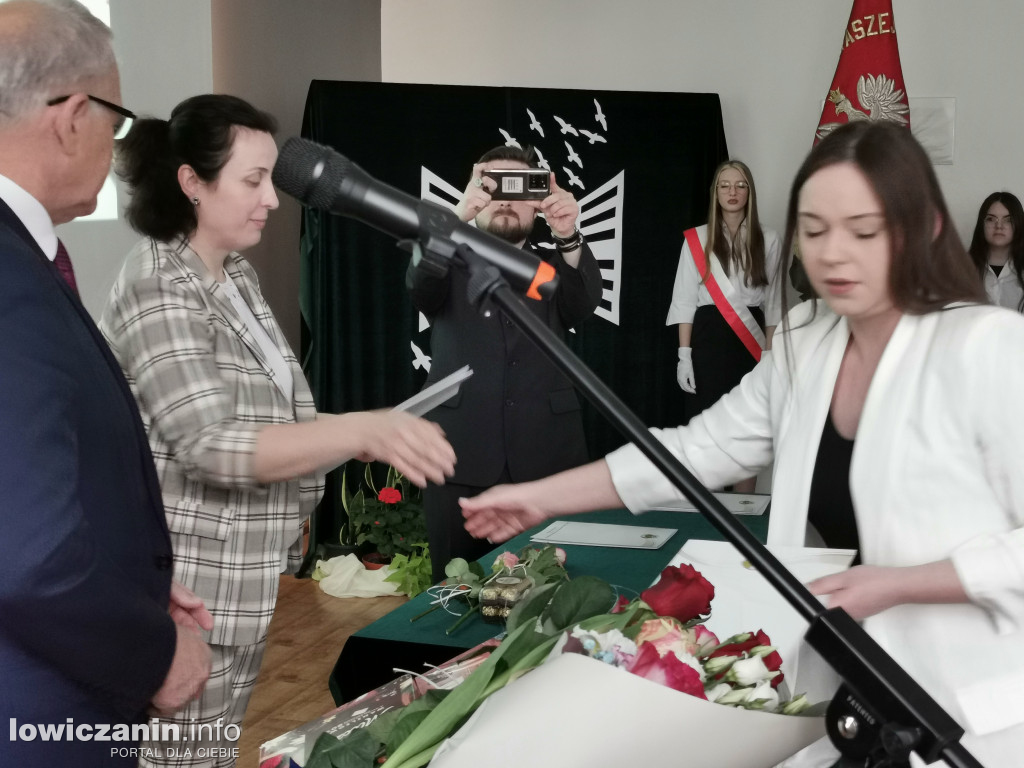 Zduńska Dąbrowa pożegnała maturzystów