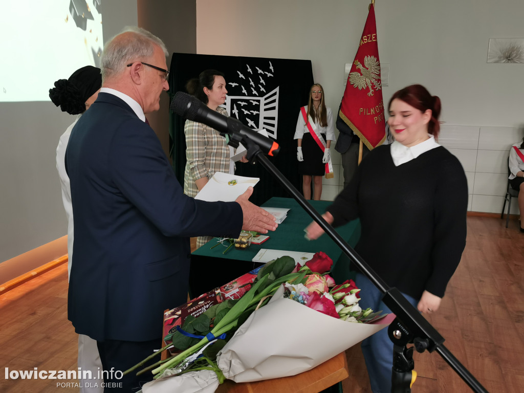 Zduńska Dąbrowa pożegnała maturzystów