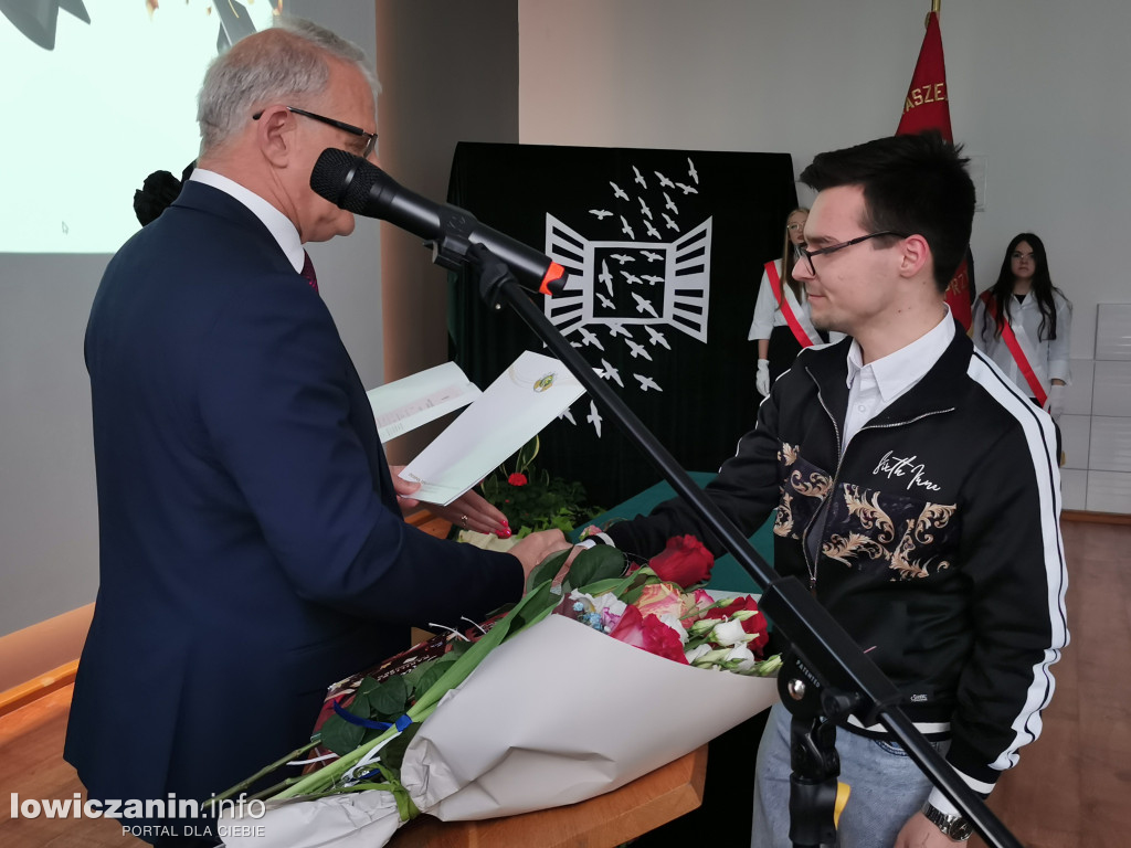 Zduńska Dąbrowa pożegnała maturzystów