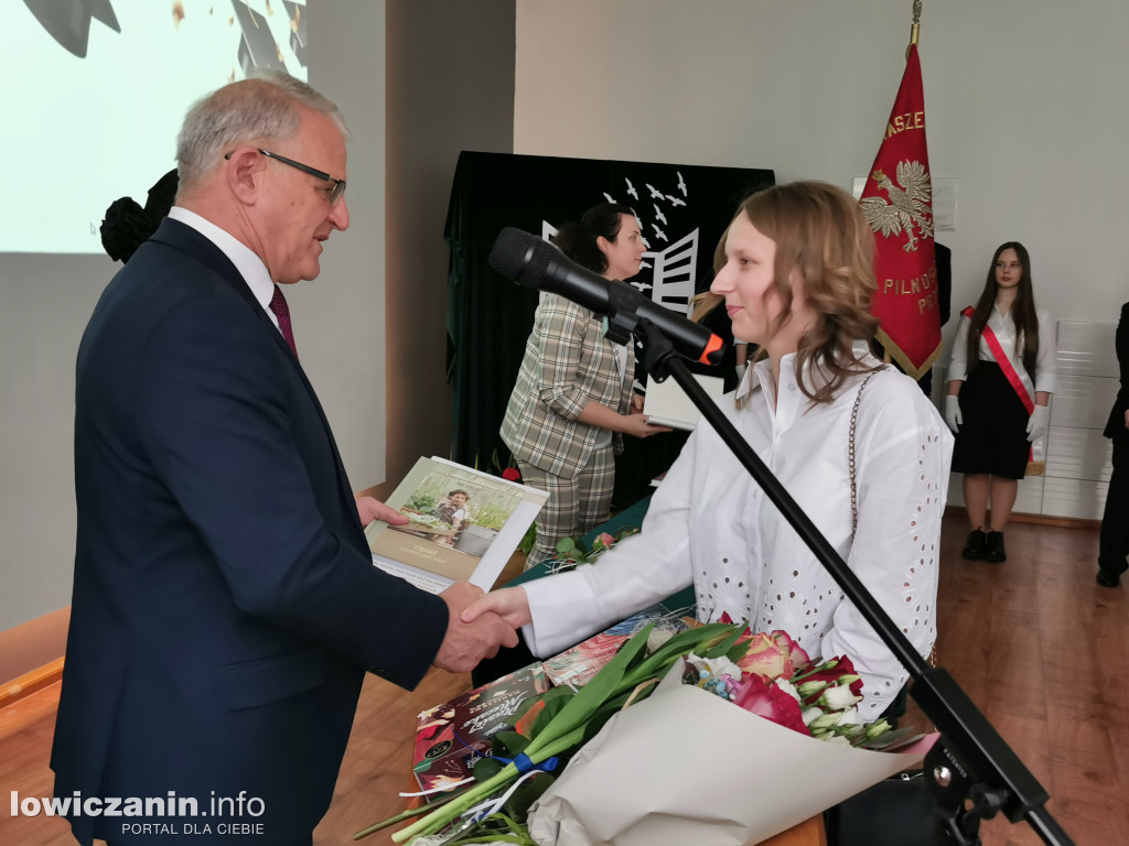 Zduńska Dąbrowa pożegnała maturzystów