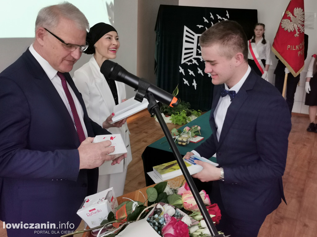 Zduńska Dąbrowa pożegnała maturzystów