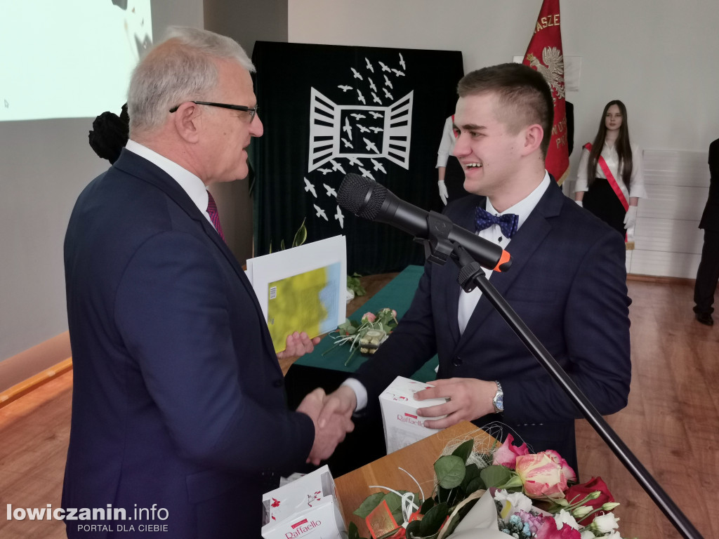 Zduńska Dąbrowa pożegnała maturzystów
