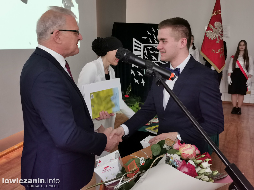 Zduńska Dąbrowa pożegnała maturzystów