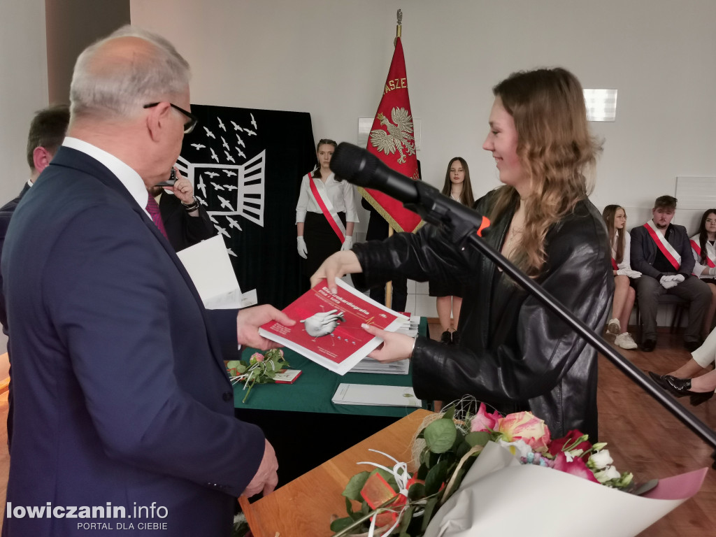 Zduńska Dąbrowa pożegnała maturzystów