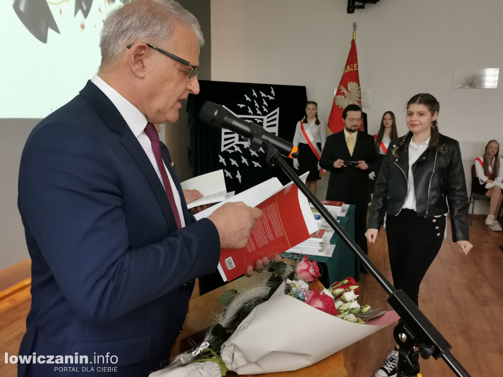 Zduńska Dąbrowa pożegnała maturzystów