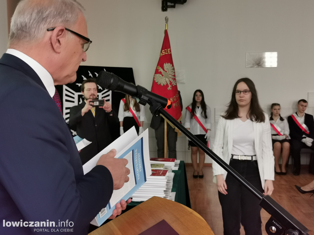 Zduńska Dąbrowa pożegnała maturzystów
