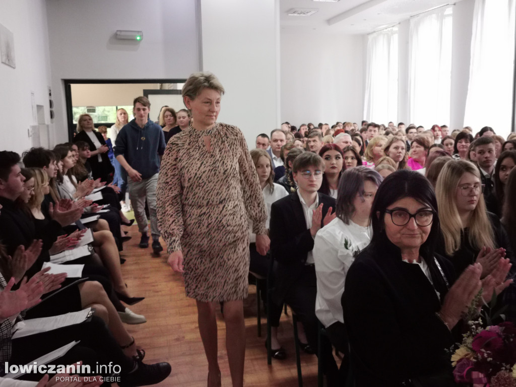 Zduńska Dąbrowa pożegnała maturzystów
