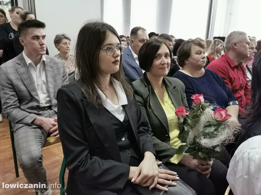 Zduńska Dąbrowa pożegnała maturzystów