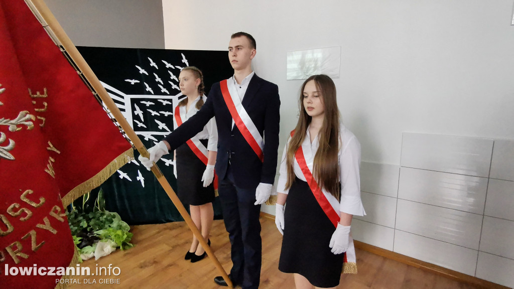 Zduńska Dąbrowa pożegnała maturzystów