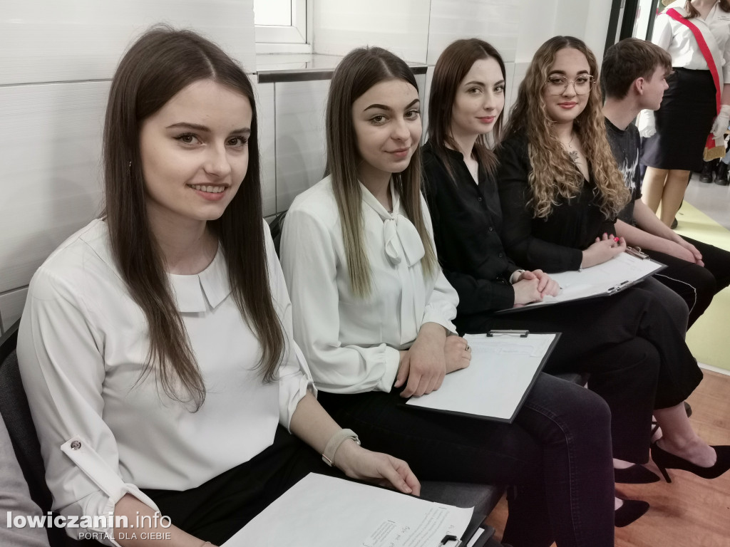 Zduńska Dąbrowa pożegnała maturzystów