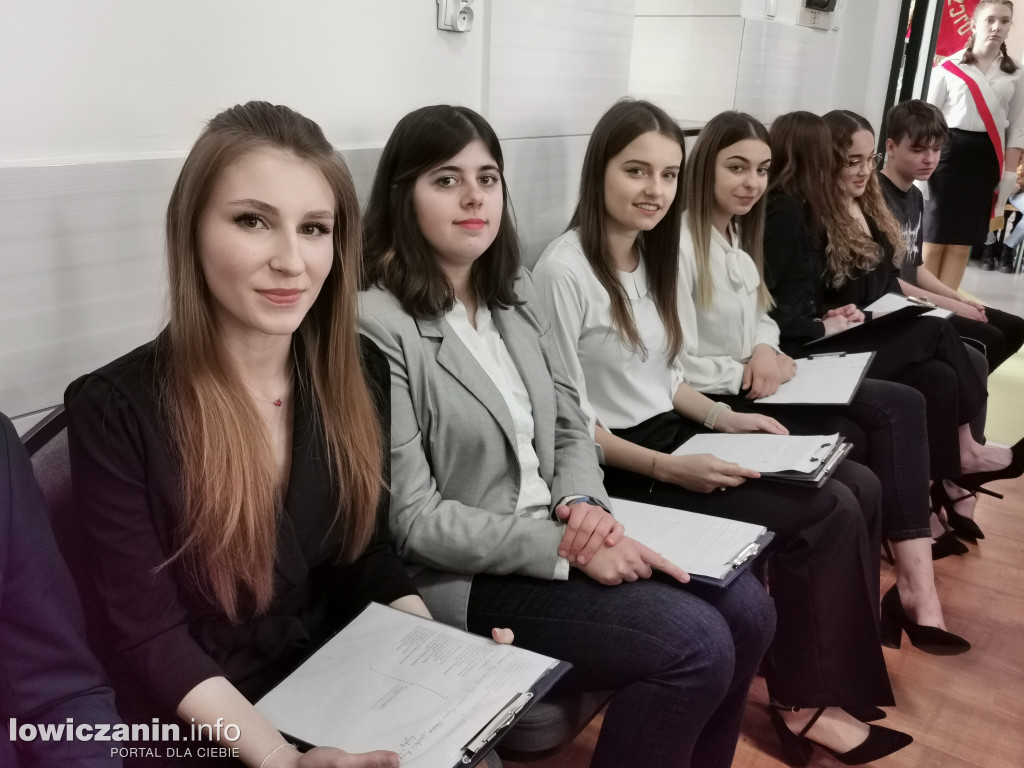 Zduńska Dąbrowa pożegnała maturzystów