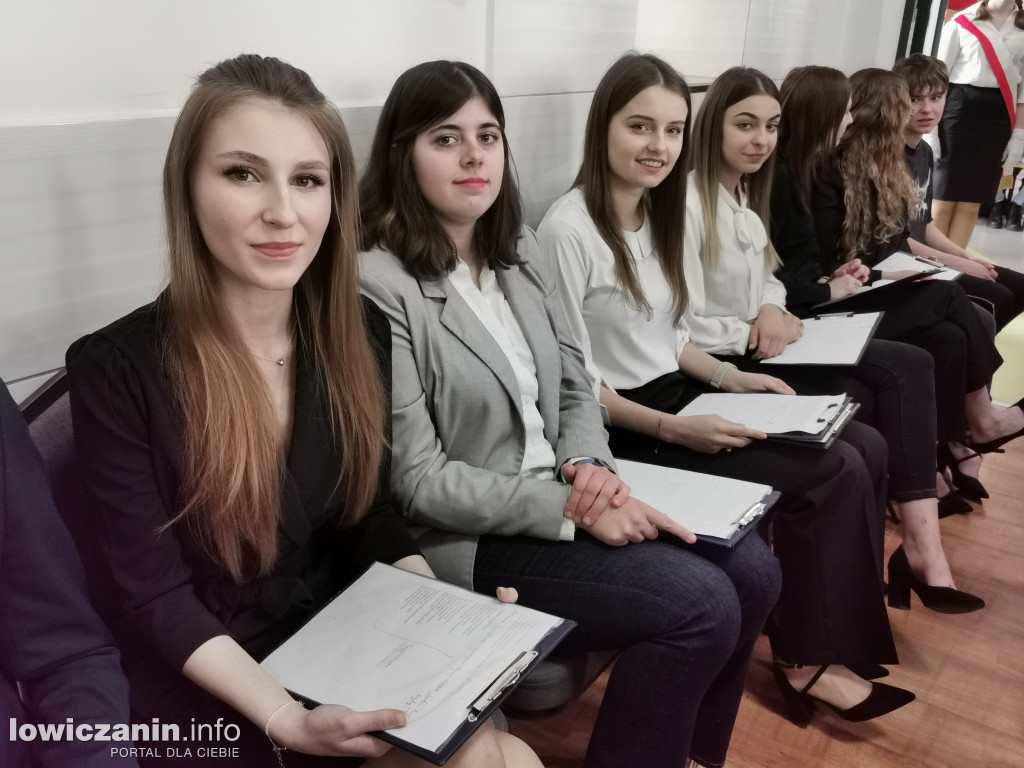 Zduńska Dąbrowa pożegnała maturzystów