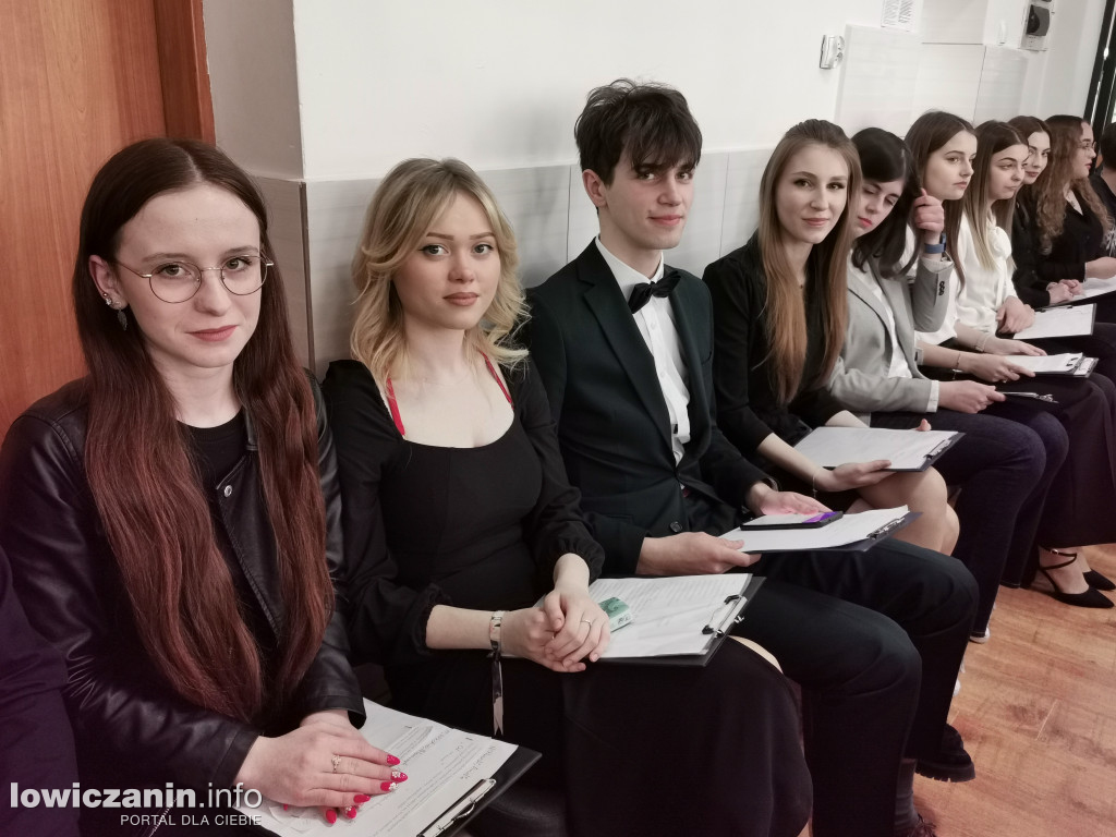 Zduńska Dąbrowa pożegnała maturzystów