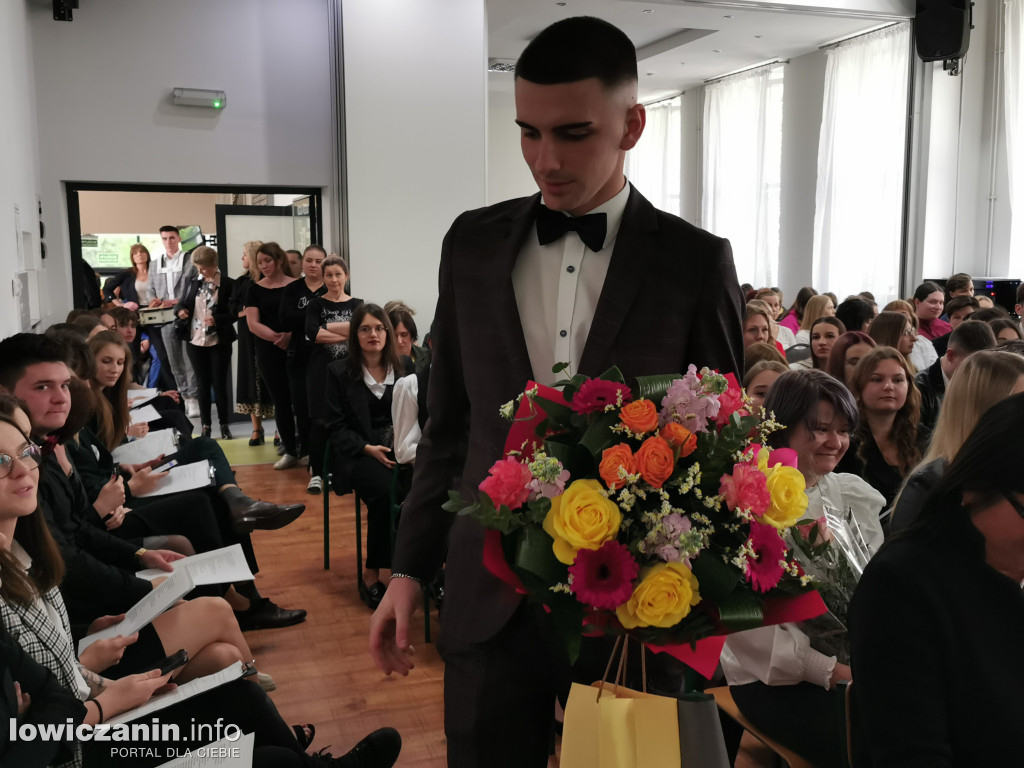 Zduńska Dąbrowa pożegnała maturzystów