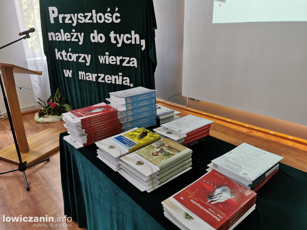 Zduńska Dąbrowa pożegnała maturzystów