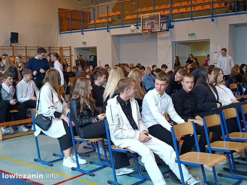 Pożegnali maturzystów w \
