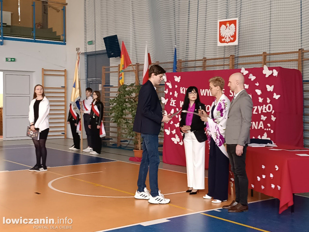 Pożegnali maturzystów w \