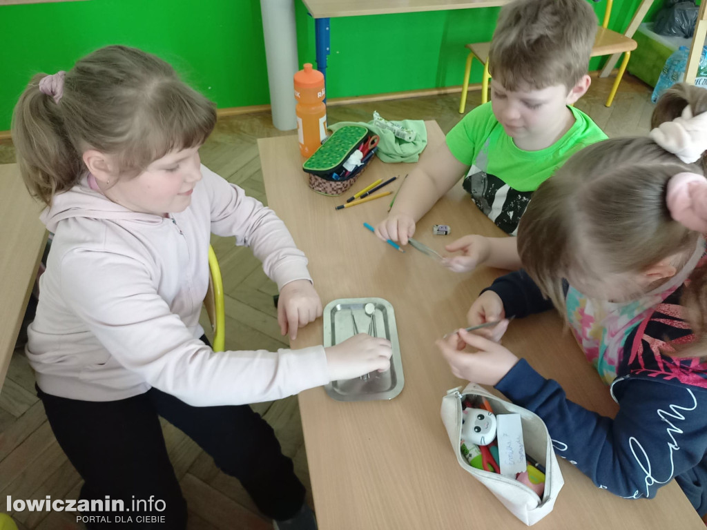 Wizyta pani stomatolog w Szkole Podstawowej nr 3 w Łowiczu