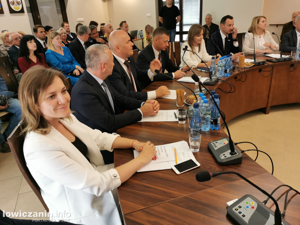 I sesja Rady Powiatu Łowickiego.