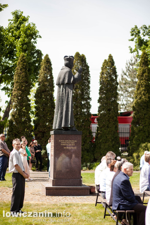 OSP Strzebieszew ma nowy sztandar i wóz strażacki