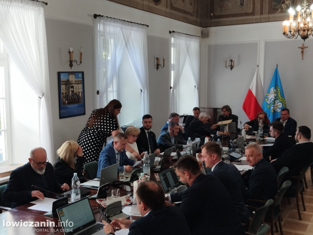 Sesja Rady Miejskiej w Łowiczu - 16.05.2024