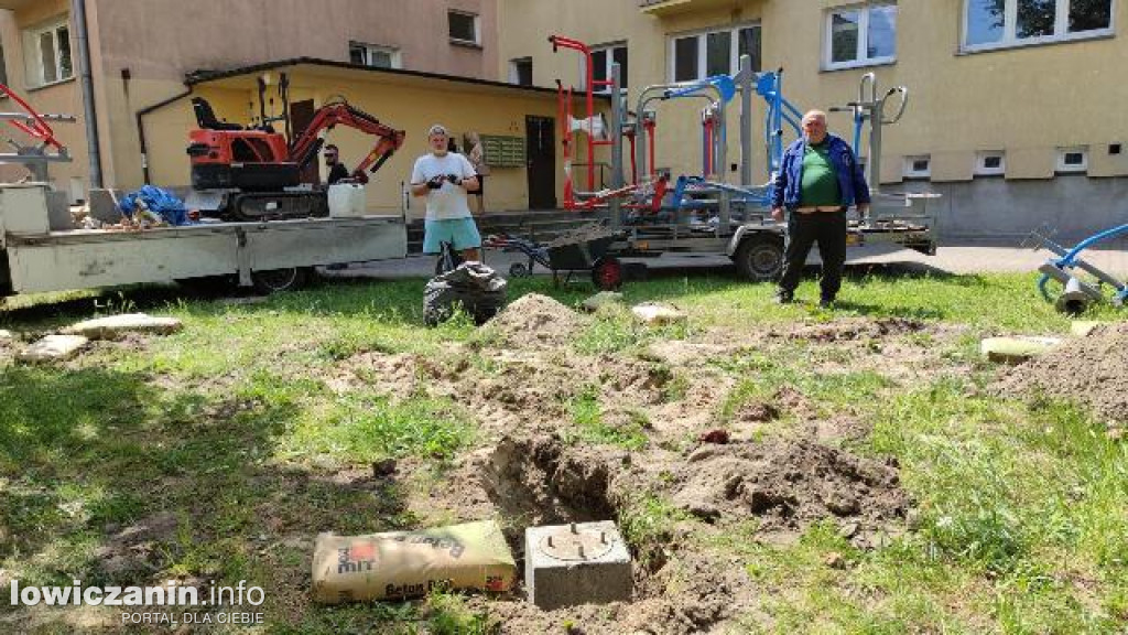 Nowe siłownie plenerowe na łowickich osiedlach