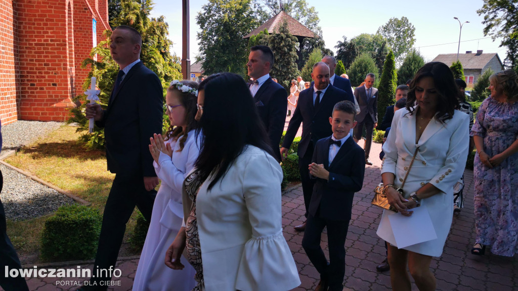 Parafia Bielawy.  Pierwsza Komunia Święta