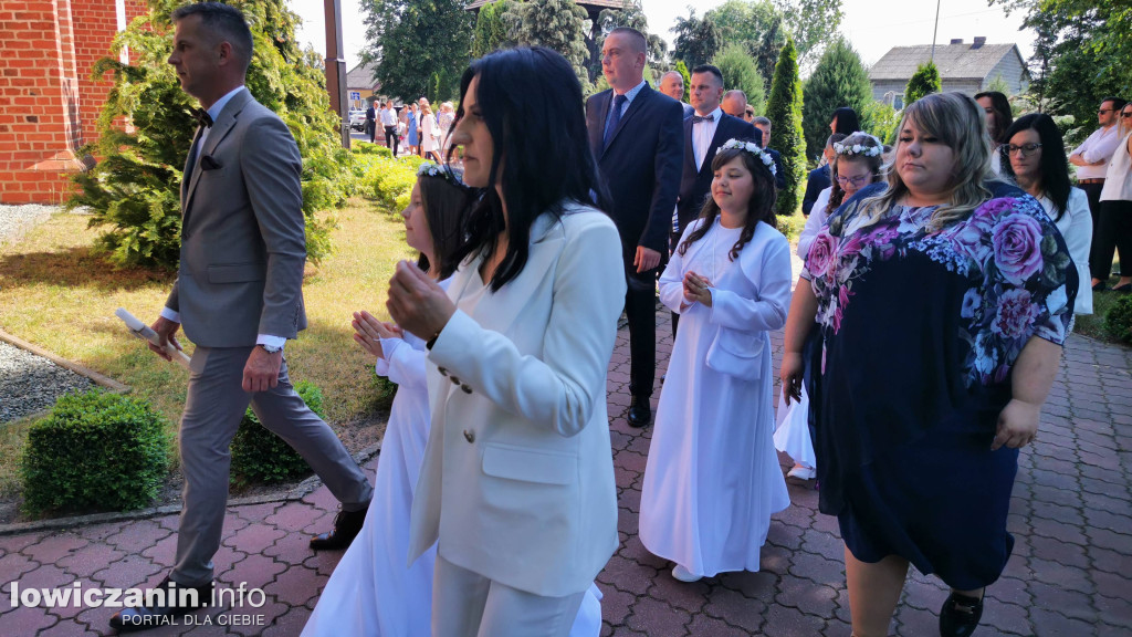 Parafia Bielawy.  Pierwsza Komunia Święta