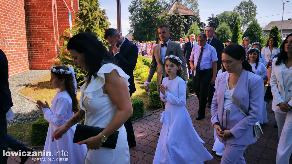 Parafia Bielawy.  Pierwsza Komunia Święta