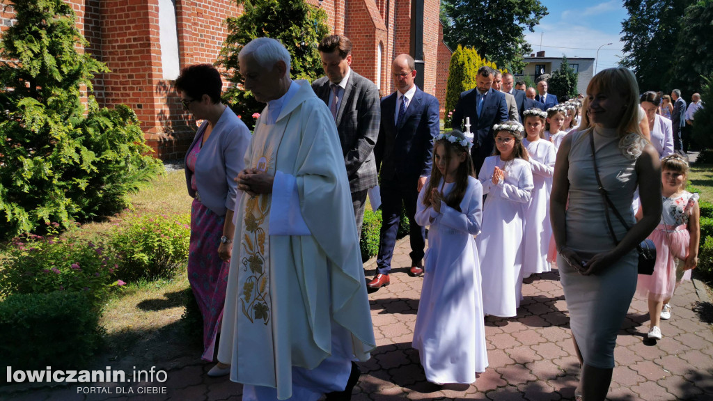 Parafia Bielawy.  Pierwsza Komunia Święta
