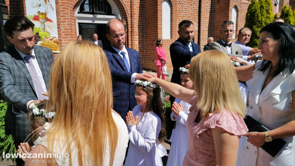 Parafia Bielawy.  Pierwsza Komunia Święta