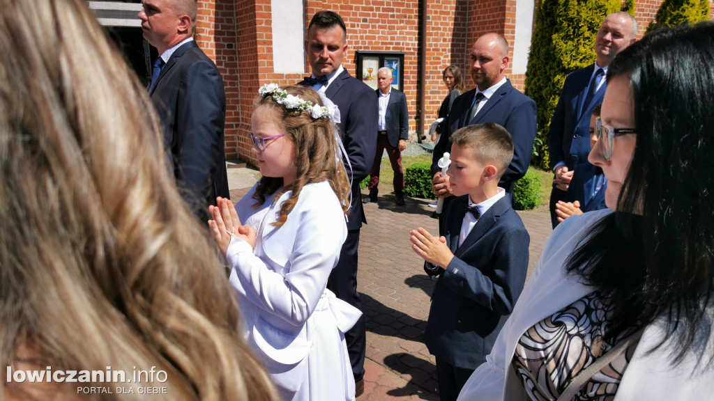 Parafia Bielawy.  Pierwsza Komunia Święta