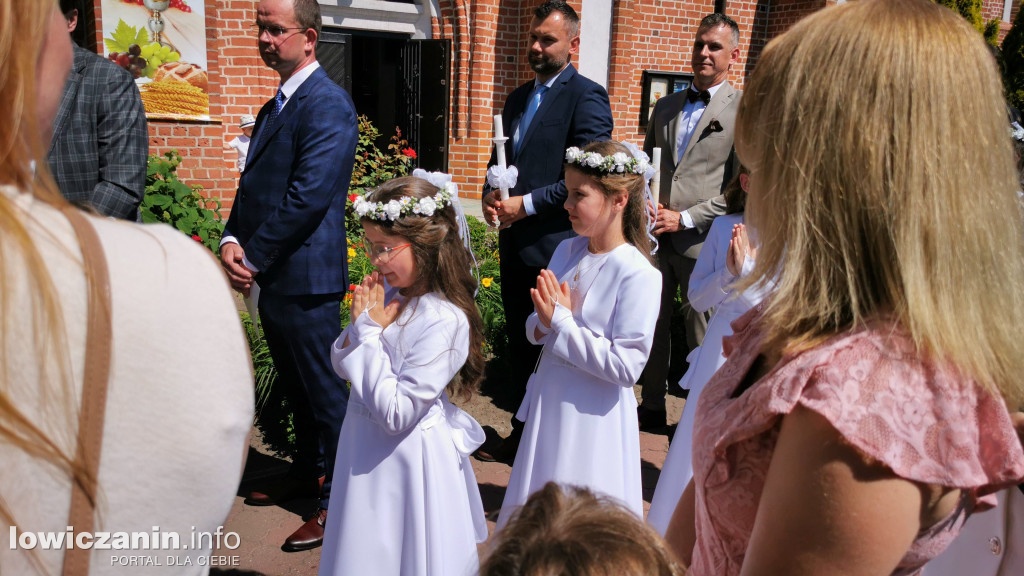 Parafia Bielawy.  Pierwsza Komunia Święta