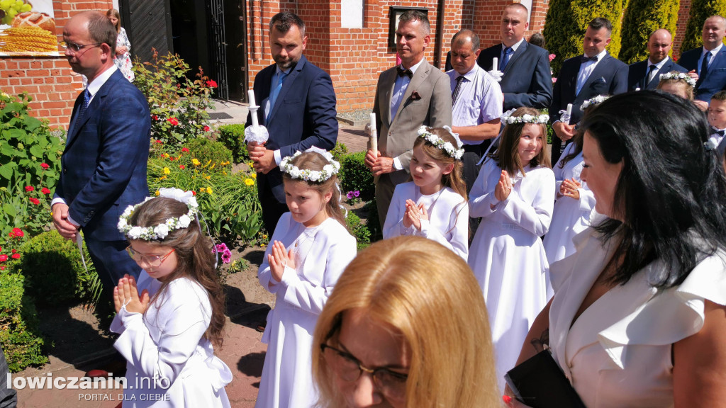 Parafia Bielawy.  Pierwsza Komunia Święta