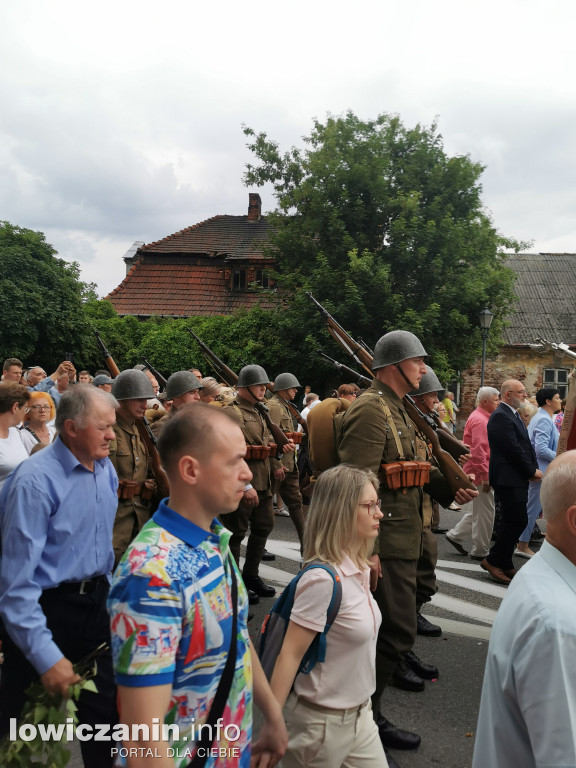 Boże Ciało w Łowiczu - tysiące ludzi na procesji