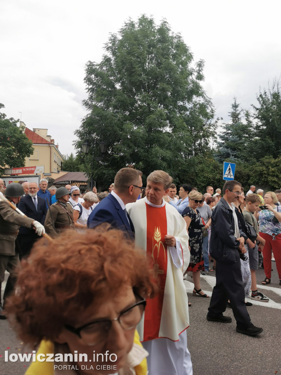 Boże Ciało w Łowiczu - tysiące ludzi na procesji