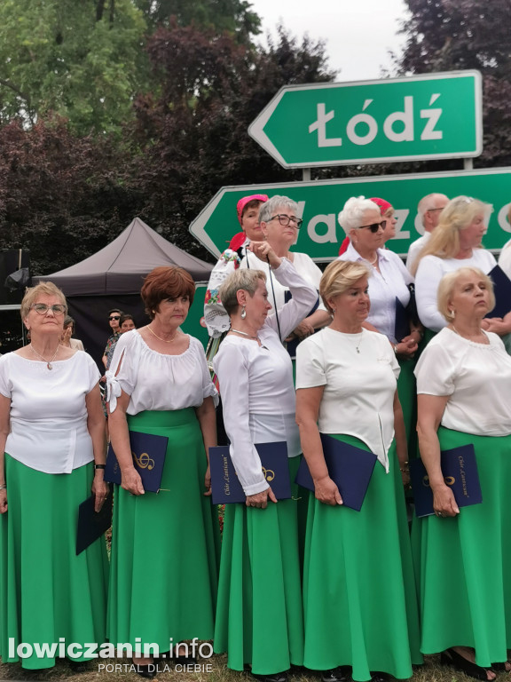 Boże Ciało w Łowiczu - tysiące ludzi na procesji