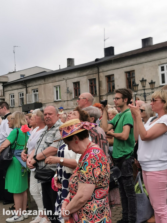 Boże Ciało w Łowiczu - tysiące ludzi na procesji