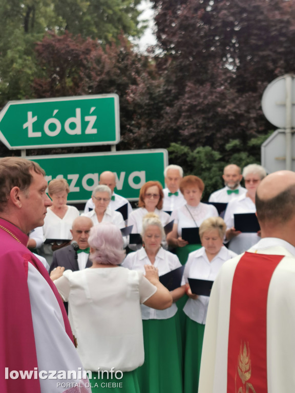 Boże Ciało w Łowiczu - tysiące ludzi na procesji