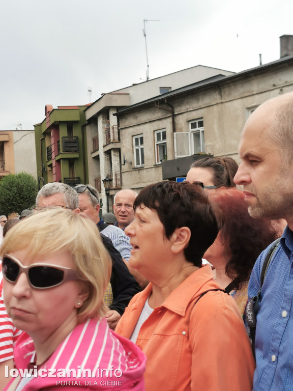 Boże Ciało w Łowiczu - tysiące ludzi na procesji